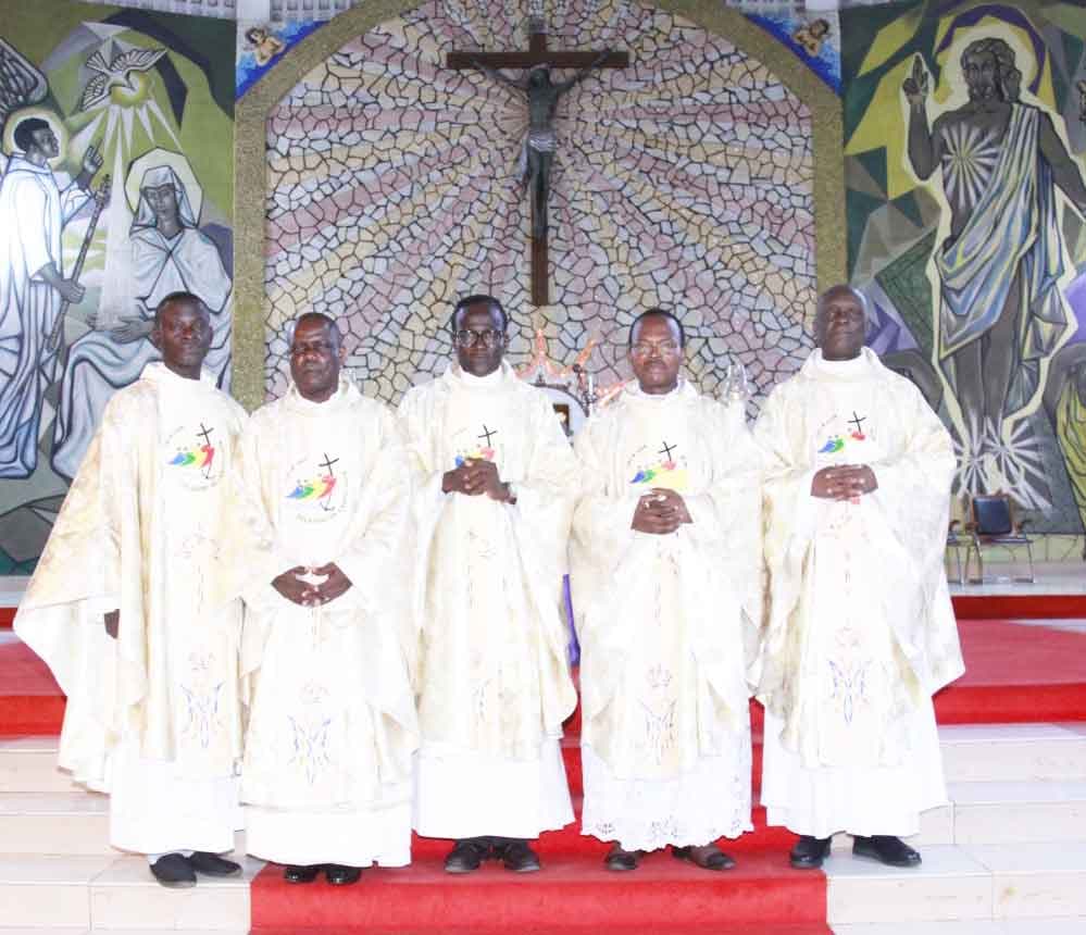 9 prêtres célèbrent 25 ans de sacerdoce à Cotonou